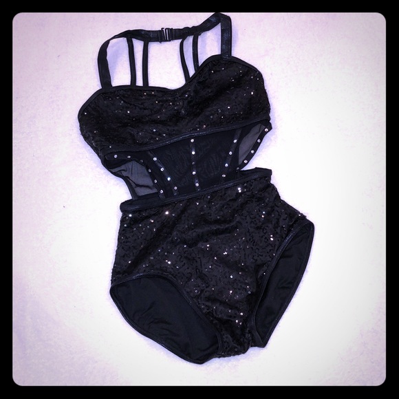 black dance leotard